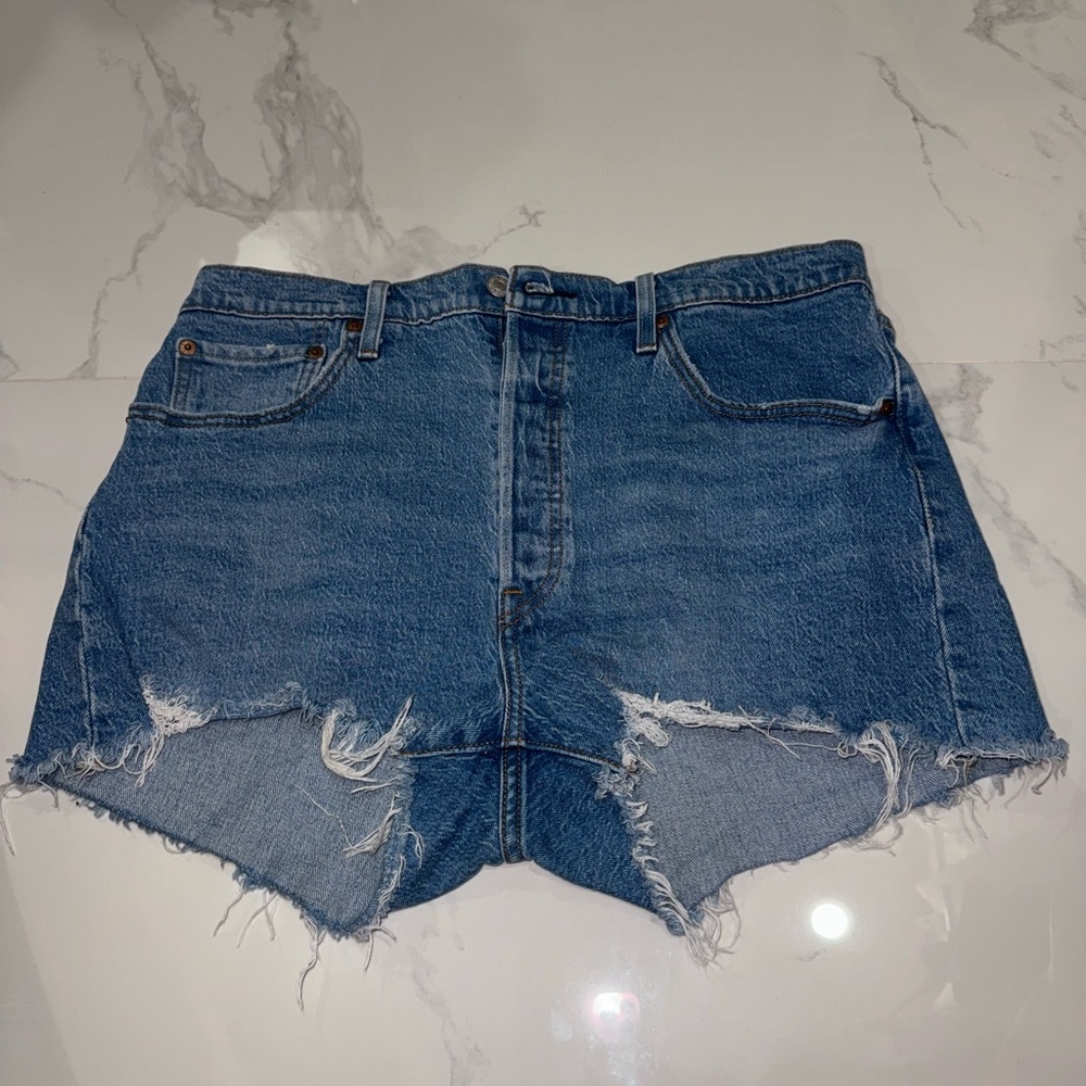 Denim Blue Women's Distressed Short Levi 501 33